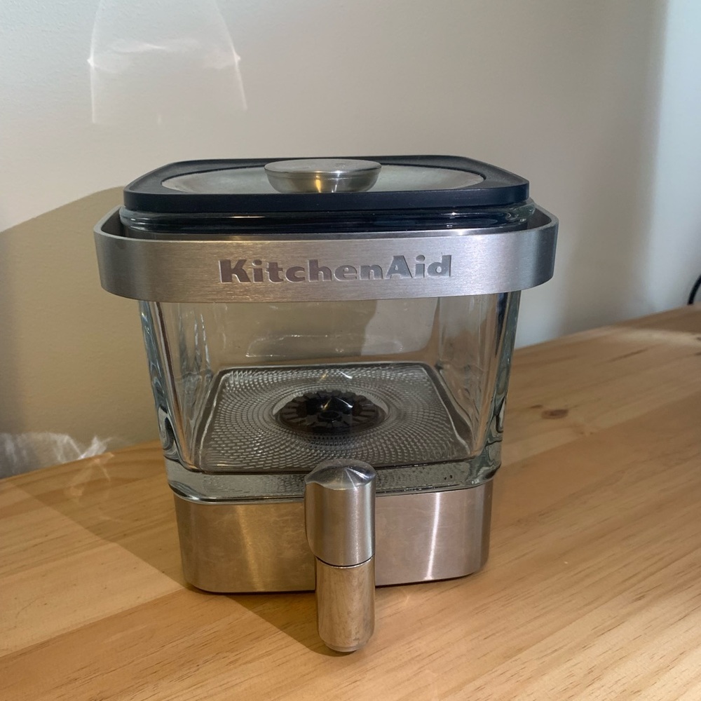 Kitchen Aid cold brew coffee maker